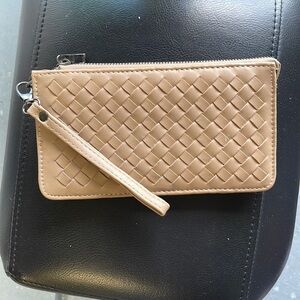 Beya Clutch Pu tan